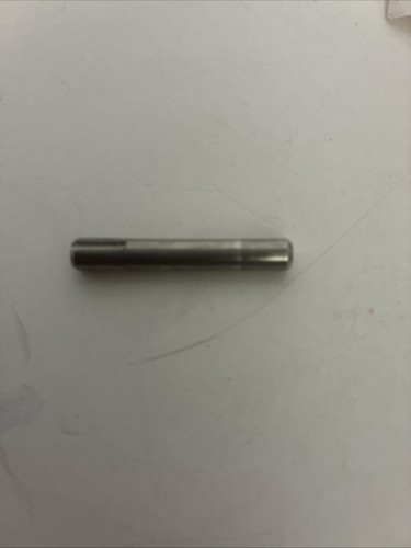 Fisher 18a6135x012 groove - groove, pin